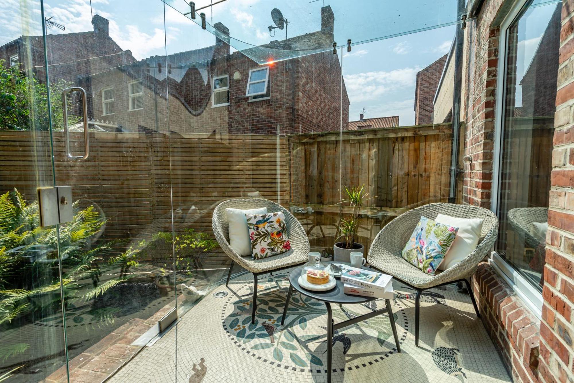 Villa 16 Hunt Court à York Extérieur photo